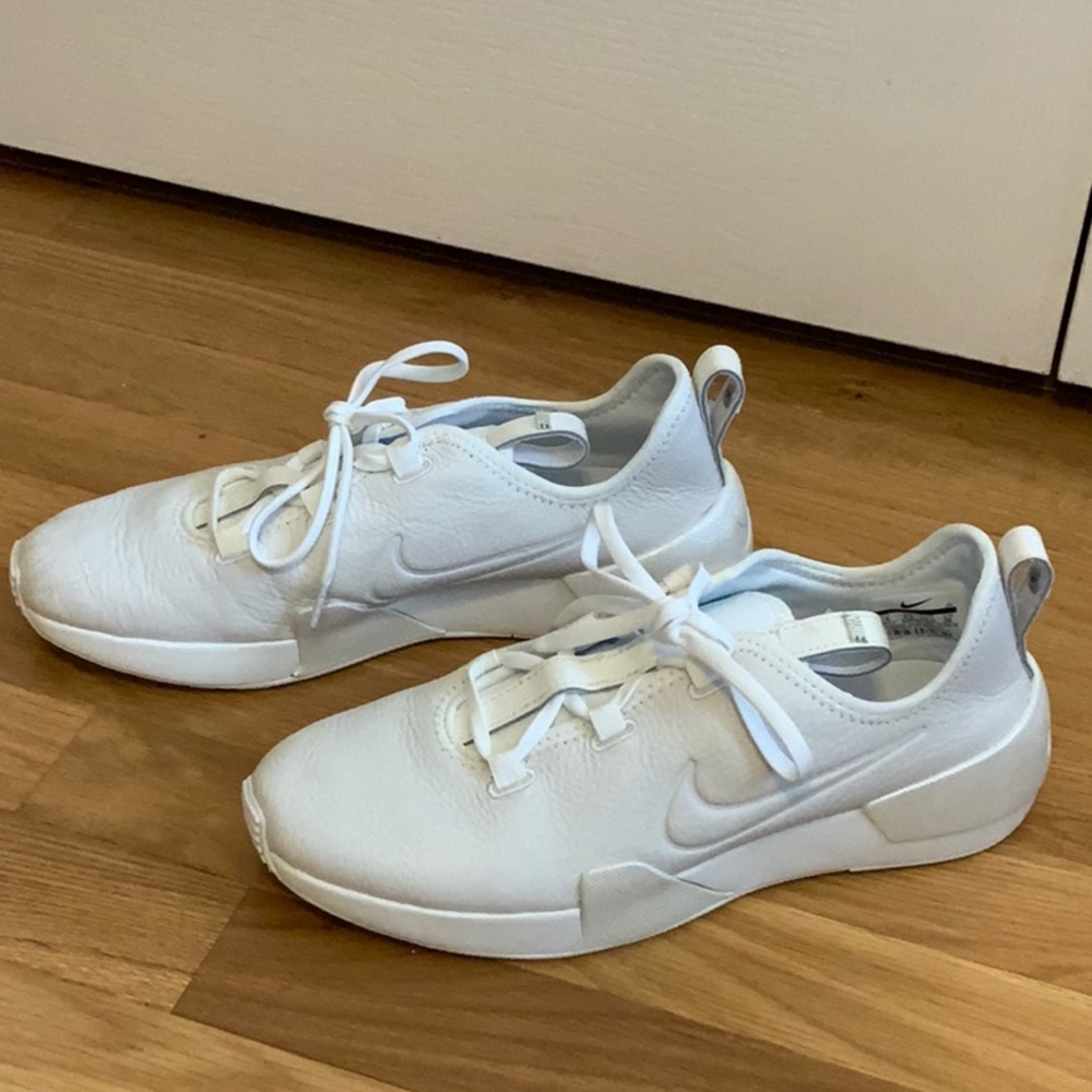 White Nike Ashin Modern Lx Sneakers. Size 9.